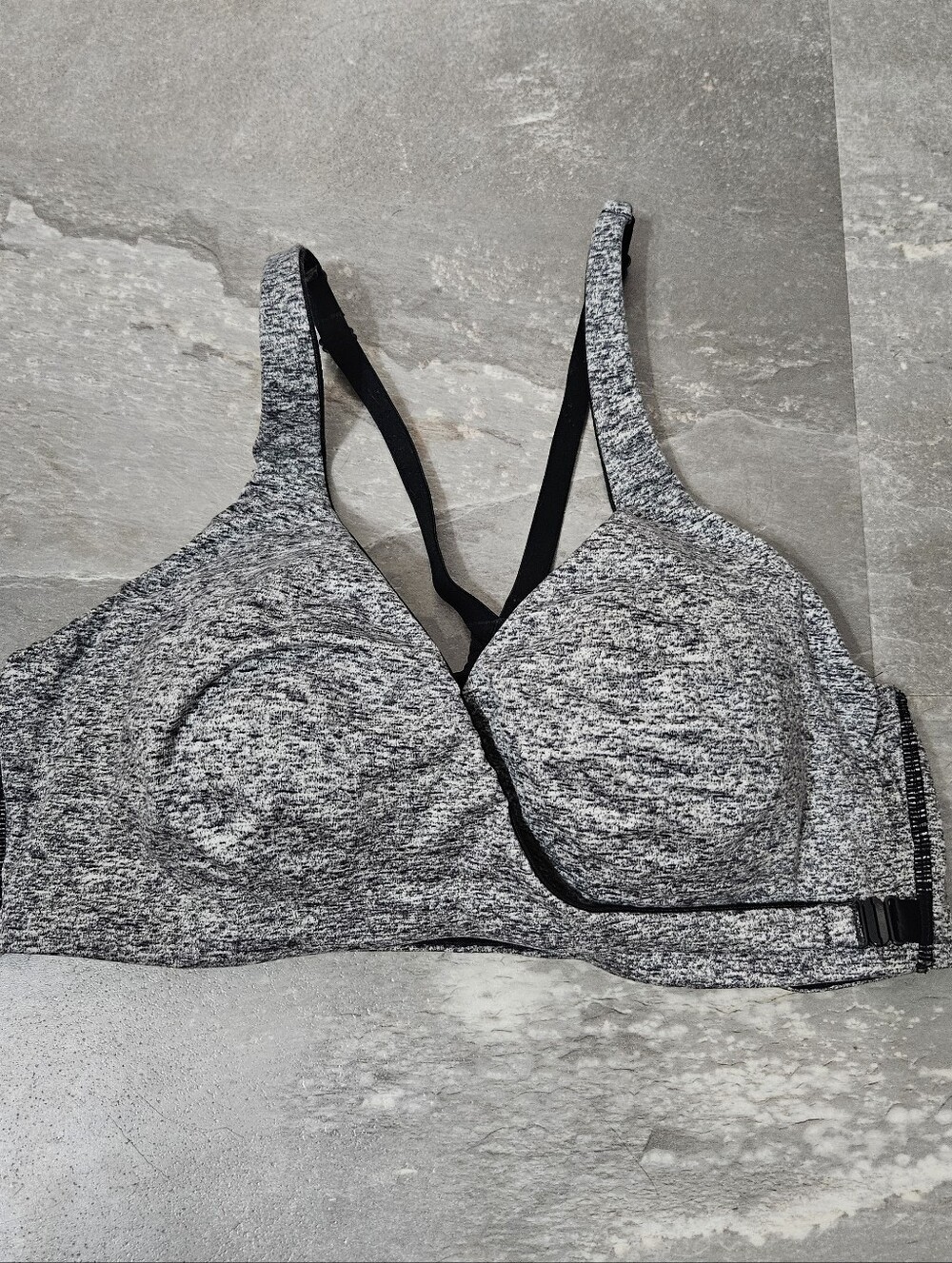 Victoria's Secret Sport wrap front bra VSX, women size 36B